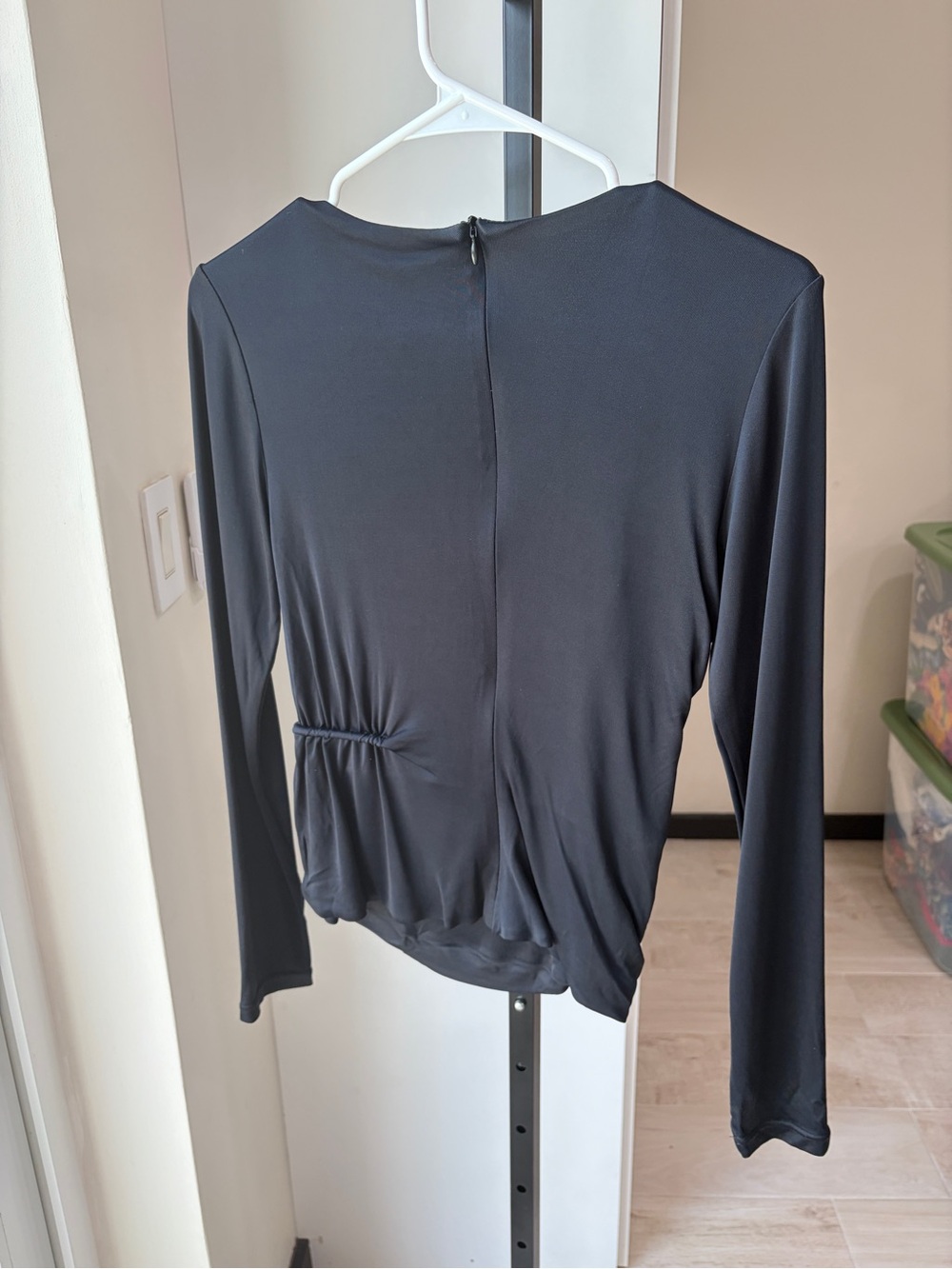 Farm Rio: BLACK FLOWER LONG SLEEVES BLOUSE - Picture 6 of 8